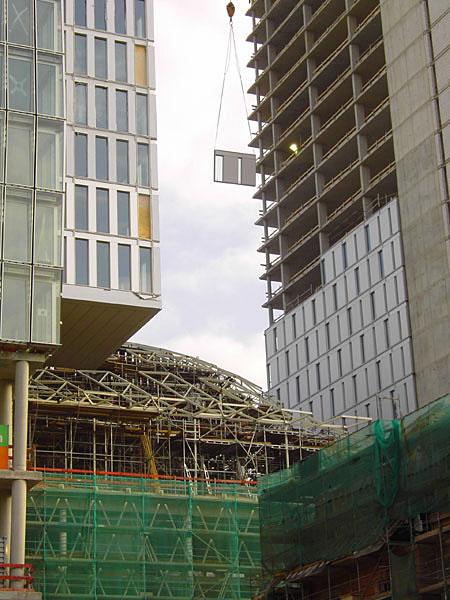 B�ro- und Hotelturm (96 m)