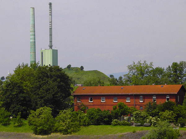 Ehem. Chemiewerk Hoechst und 'Griesheimer Alpen' - Abraumhalde