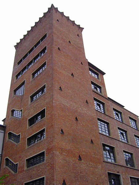 Mousonturm - ehem. Seifen- und Parf�mfabrik (1923-26)