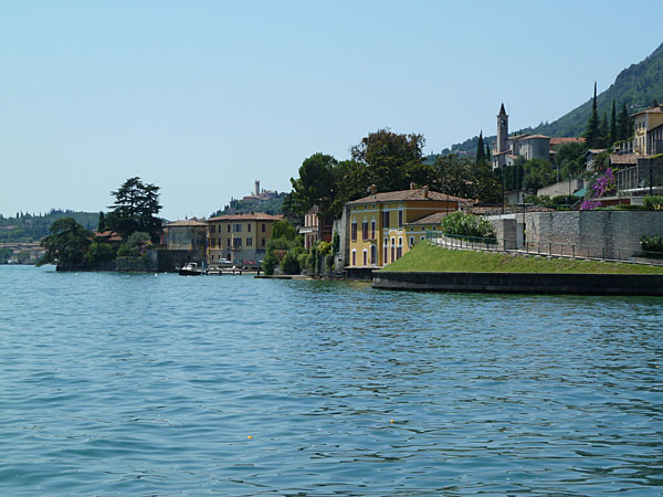 Gargnano - Blick Richtung Villa mit Convento di San Tommaso