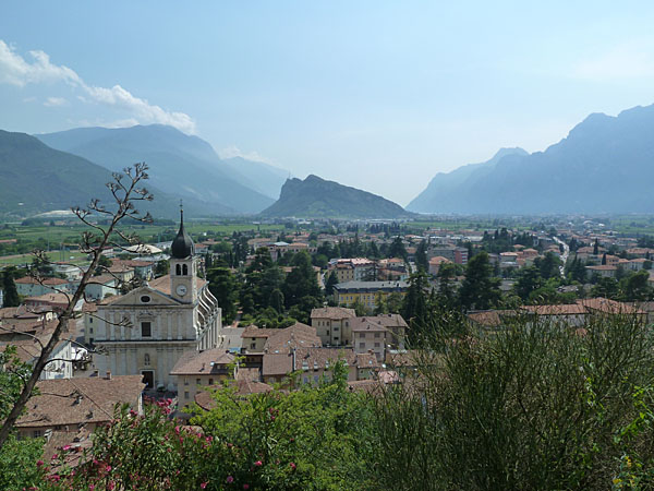 Arco - Im Hintergrund Monte Brione