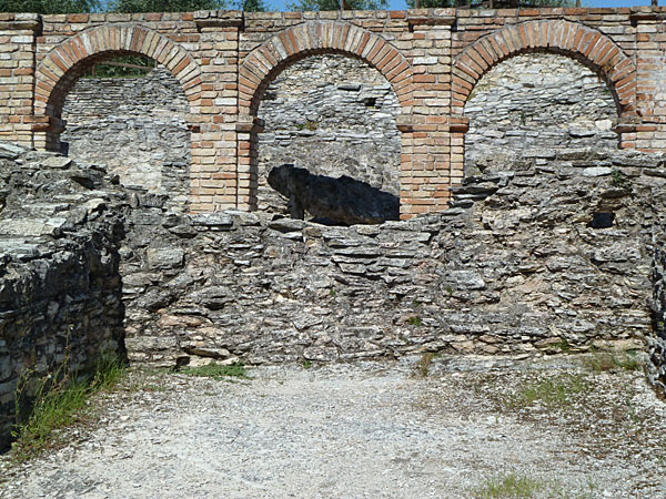 Sirmione - Grotte di Catullo (Aqu�dukt)