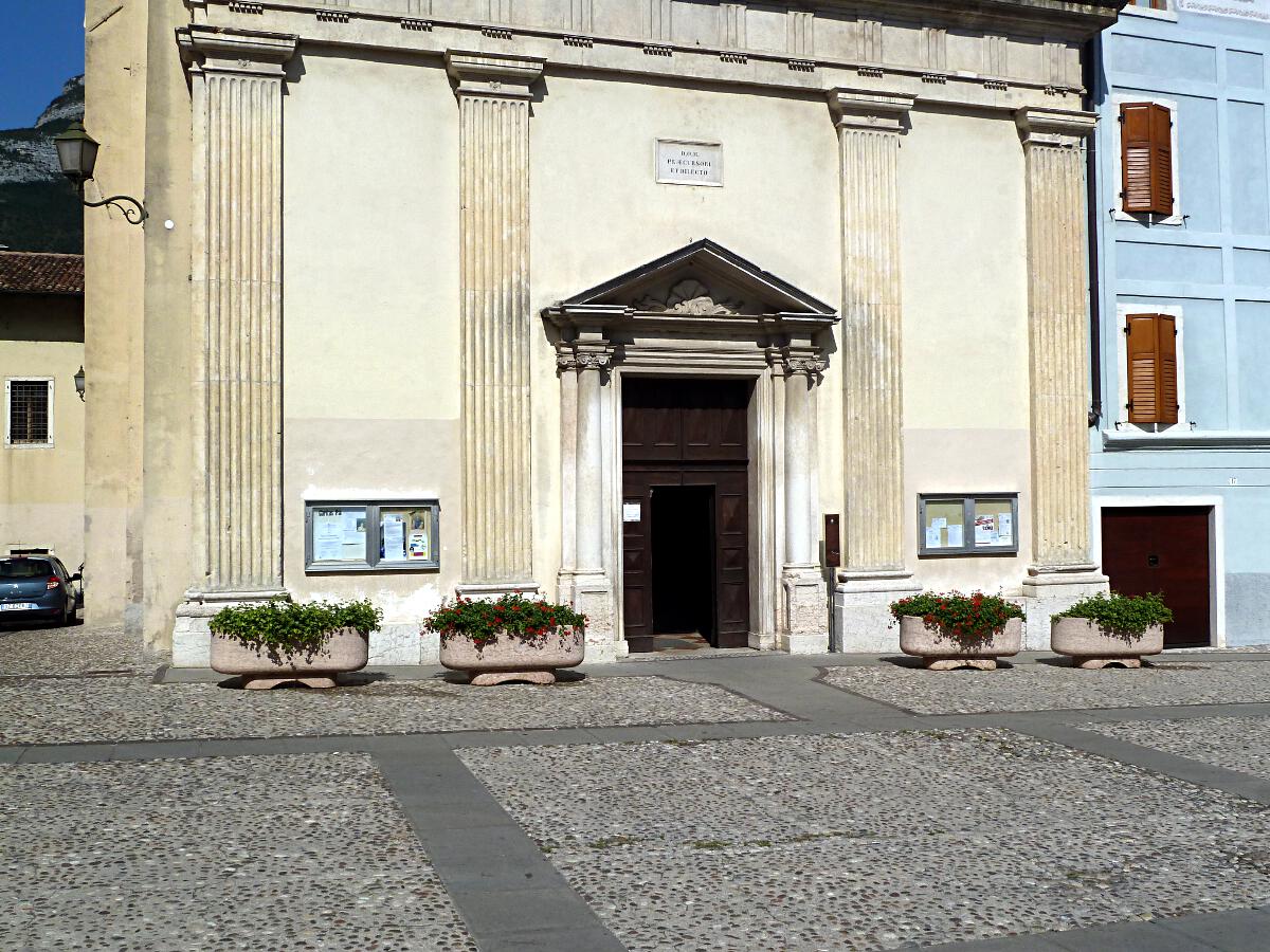Ala - Piazza San Giovanni (Chiesa di San Giovanni; ab 1342)