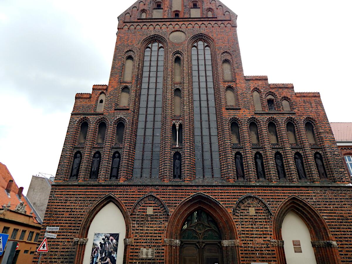 Katharinenkirche (1303-56) - Ostansicht