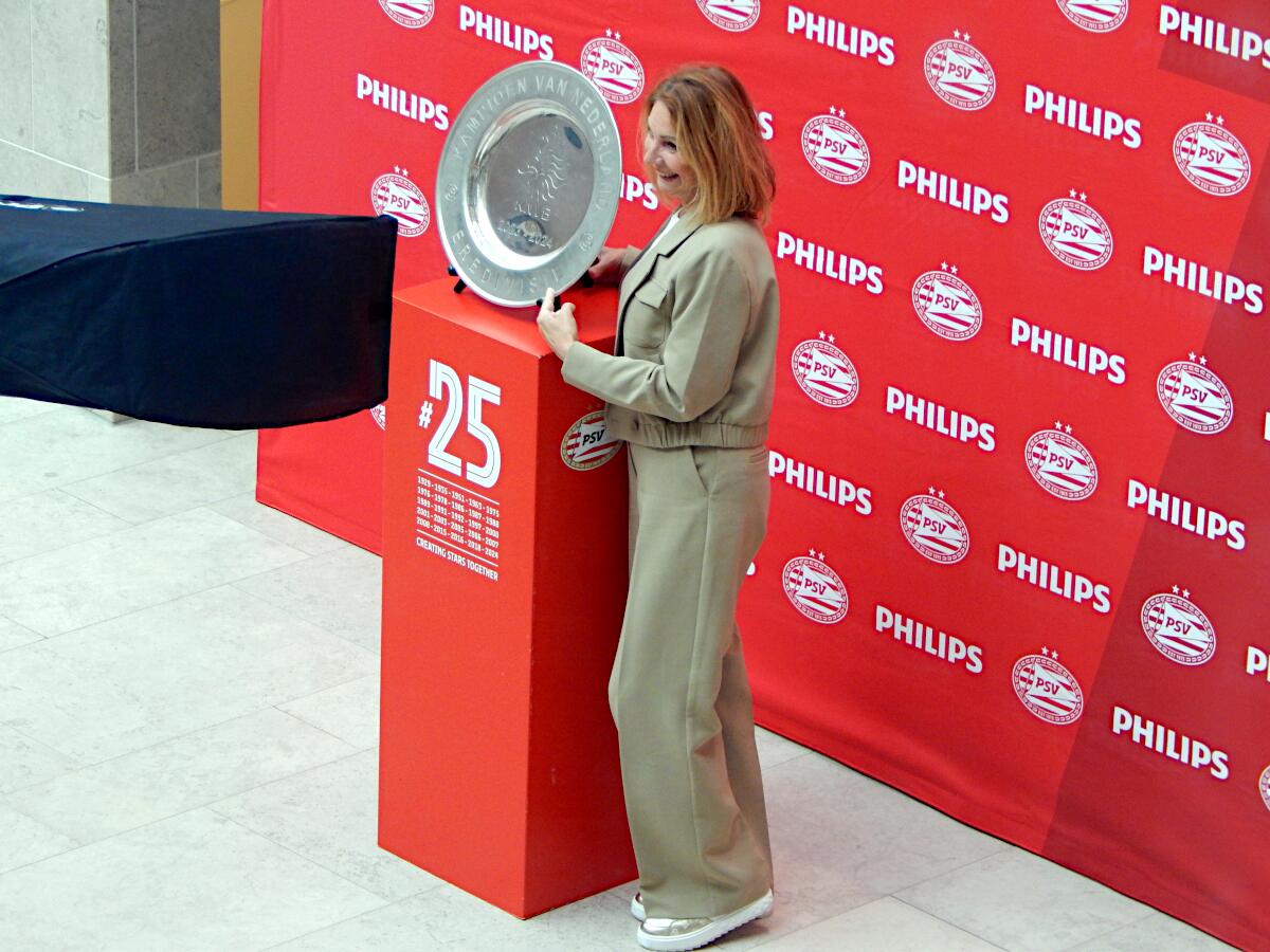 25. Titelgewinn von PSV Eindhoven - Pr�sentation der Meisterschale