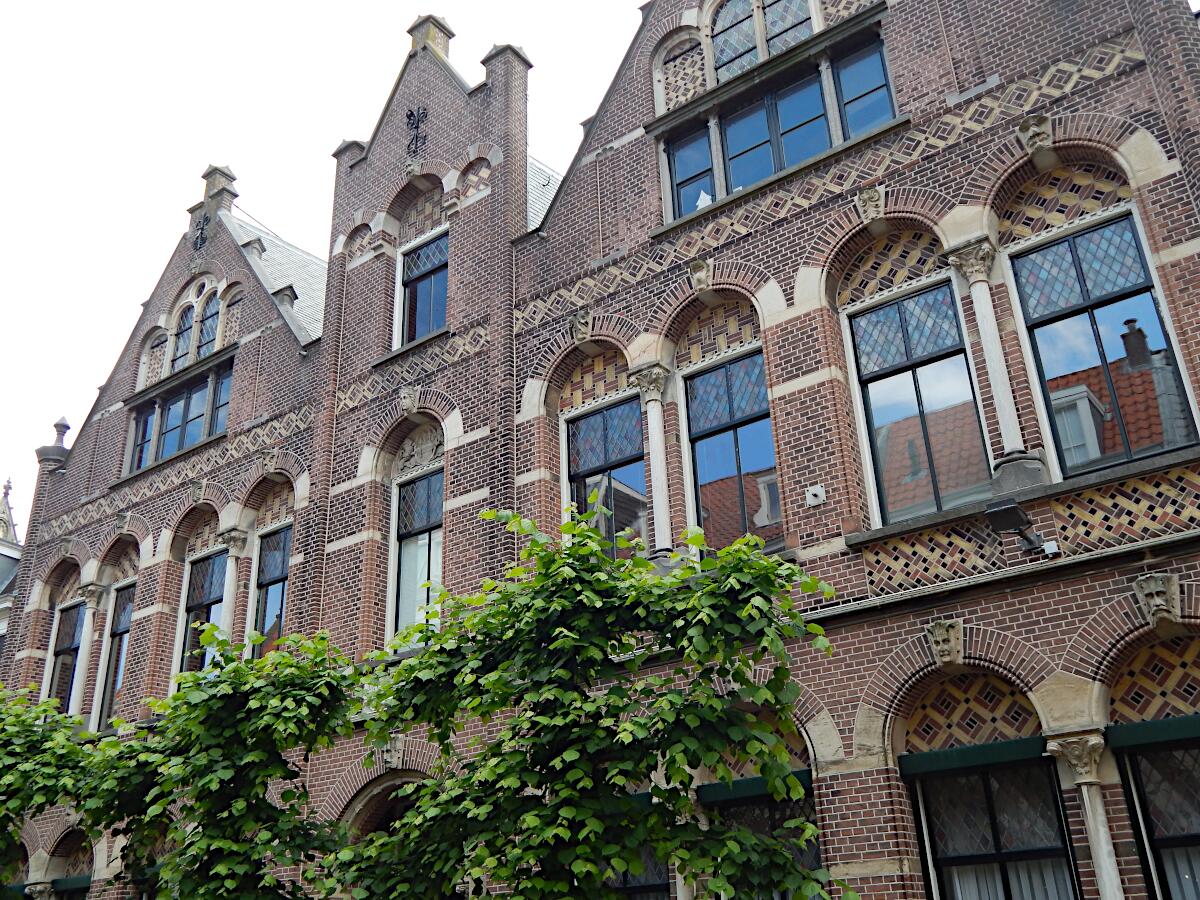 Warmoesstraat 23