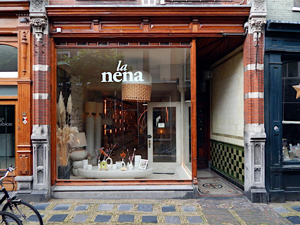 Warmoesstraat 12