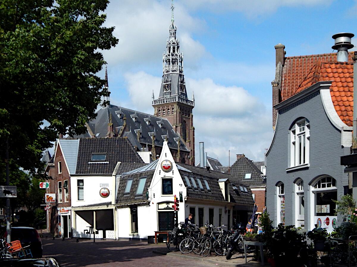 Loet - im Hintergrund Nederlands Hervormde Kerk