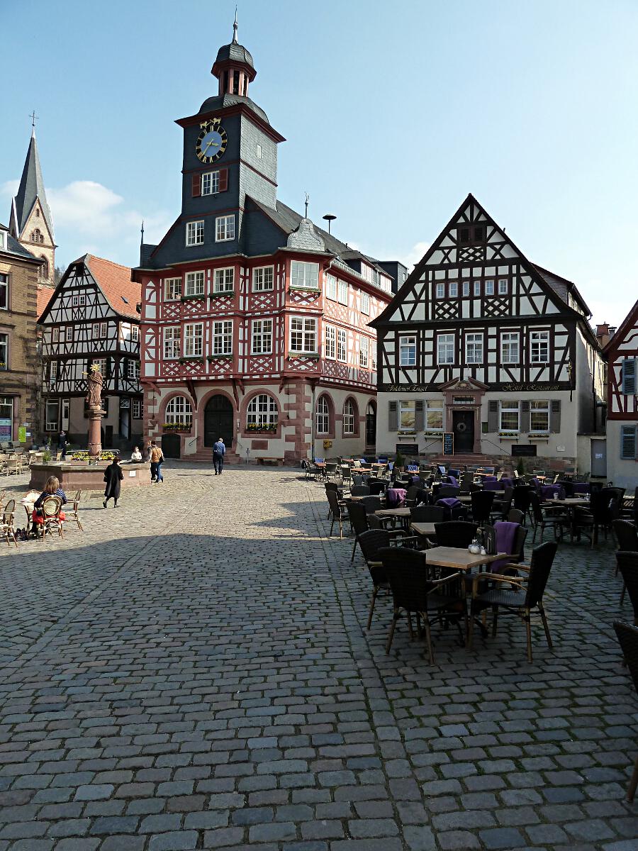Groer Markt mit Rathaus (1705/06)