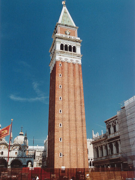 Campanile di San Marco (10. - 16. Jh., Wiederaufbau 1912)