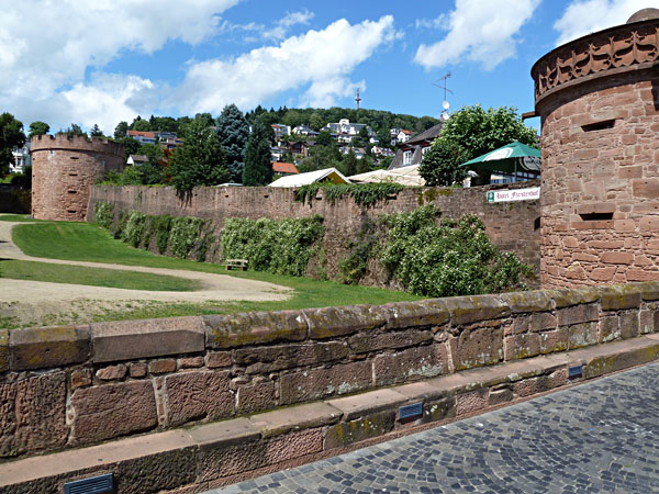 Stadtmauer mit gro�em Bollwerk (Ende 15. Jh.) - Blickrichtung Nordwest vom Jerusalemer Tor